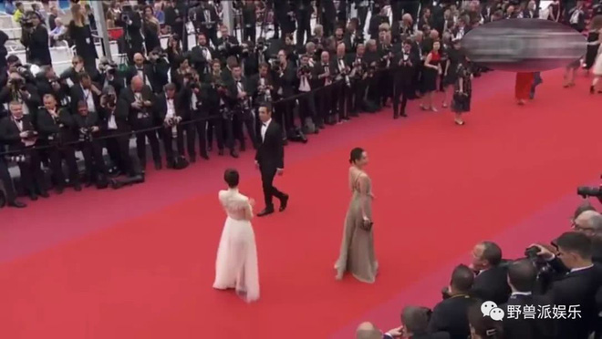 Màn đi thảm đỏ hài nhất Cannes 2018: Tình cũ G-Dragon chiếm hẳn 9 phút để...xoay tròn